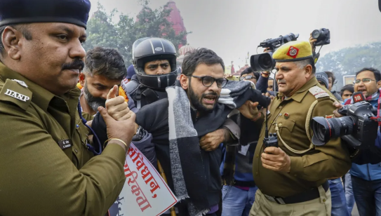 दिल्ली दंगे सरकार बदलने की साजिश थे, पढ़ें दिल्ली पुलिस ने हलफनामे में क्या कहा?  दिल्ली दंगे सरकार बदलने की साजिश थे, पढ़ें दिल्ली पुलिस ने हलफनामे में क्या कहा?