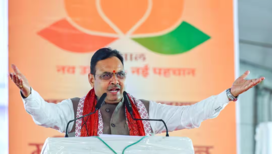 अरावली पहाड़ियों से जुड़े विवाद के बीच एक बड़ी घोषणा करते हुए सीएम भजनलाल ने कहा, 'किसी भी तरह की छेड़छाड़ बर्दाश्त नहीं की जाएगी।'