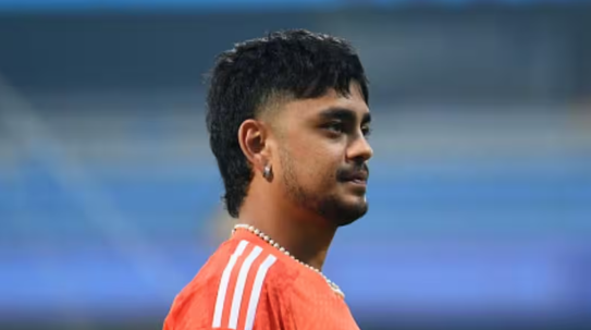 ईशान किशन टीम छोड़कर घर लौट गए हैं; यह BCCI के कहने पर हुआ है। पूरी कहानी जानें।