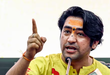 बांग्लादेश में हिंदुओं की हत्या के मामले पर धीरेंद्र शास्त्री ने कहा, 