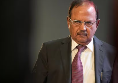 NSA अजीत डोभाल मोबाइल फोन और इंटरनेट का इस्तेमाल क्यों नहीं करते? उन्होंने खुद इसका चौंकाने वाला कारण बताया।