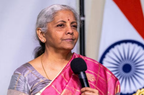 यह पहली बार नहीं है जब बजट रविवार को पेश किया जा रहा है; इस साल की शुरुआत में भी ऐसा ही हुआ था।