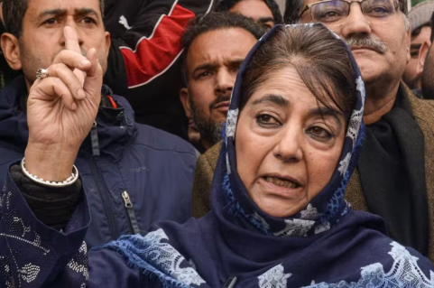 पीडीपी प्रमुख महबूबा मुफ्ती ने कहा, 'प्रोफाइलिंग मंदिरों से शुरू होनी चाहिए।'