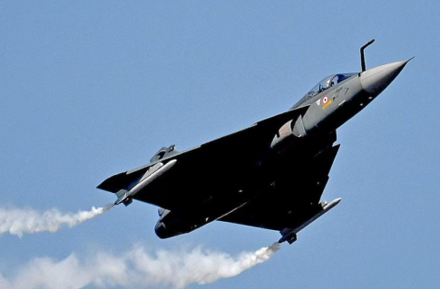 तेजस फाइटर जेट की उड़ानों पर बैन, इंडियन एयर फोर्स की कार्रवाई, फाइटर प्लेन कब-कब हादसों का शिकार हुए?