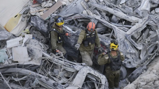 ईरान अपने पड़ोसियों पर हमला क्यों कर रहा है? उसका फोकस कहां है? इसे आसान शब्दों में समझें।