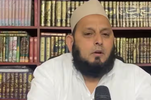 **धीरेंद्र शास्त्री के बयान पर मौलाना फिरंगी: 'यह एक निजी मामला है; किसी सलाह की ज़रूरत नहीं...'**