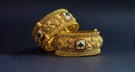 चांदी की कीमतों में ज़बरदस्त उछाल, सोने के रेट में मामूली बढ़त—आज के ताज़ा रेट यहाँ देखें