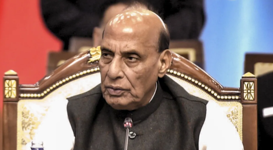 'भारत IT के लिए जाना जाता है, जबकि पाकिस्तान आतंकवाद के लिए'—रक्षा मंत्री राजनाथ सिंह ने पाकिस्तान को कड़ा जवाब दिया।