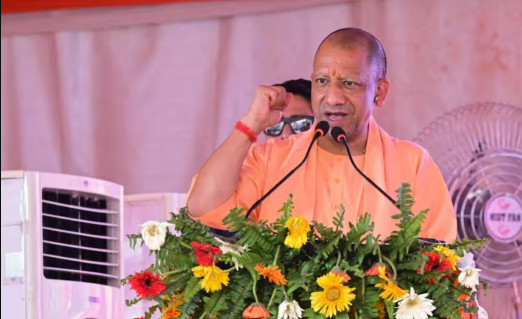 **UP को नशामुक्त बनाने के लिए योगी सरकार का 'महा-अभियान': जागरूकता की लौ को गाँव के चौराहों तक पहुँचाना**