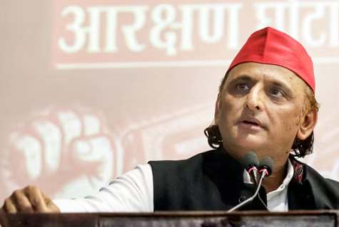 राम मंदिर दान चोरी मामले में पुजारियों से पूछताछ पर अखिलेश यादव भड़के; इसे सनातन धर्म का अपमान बताया।