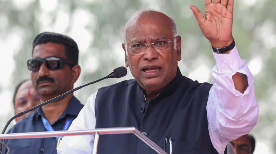 '42 देशों का दौरा किया, मणिपुर नहीं गए', मल्लिकार्जुन खड़गे का पीएम मोदी पर हमला, दी ये चेतावनी