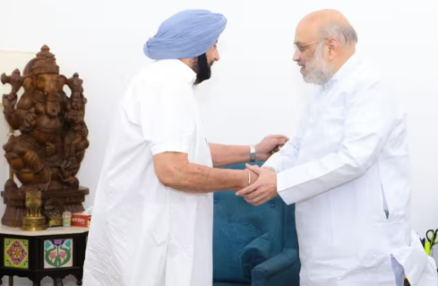 कांग्रेस में शामिल होने की अटकलों के बीच, कैप्टन अमरिंदर सिंह ने अमित शाह से मुलाकात की; उन्होंने पहले ढिल्लों की नियुक्ति पर सवाल उठाए थे।